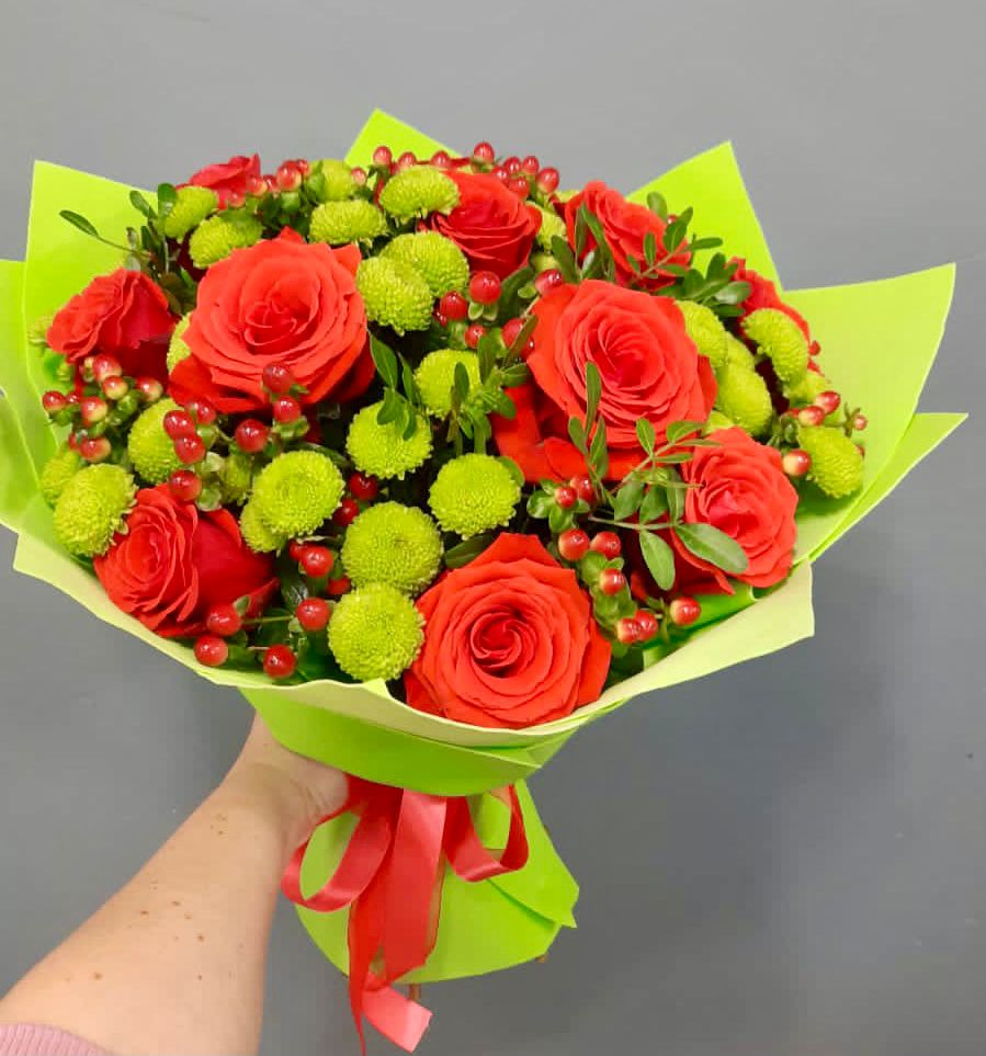 Букет цветов из: Хризантемы и Розы в Выселках