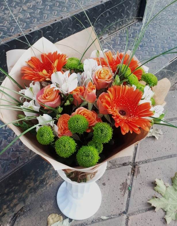 Букет цветов из: Герберы, Хризантемы, Альстромерии и Розы в Выселках