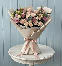 Букет цветов из:  Розы и Лизиантусы в Выселках