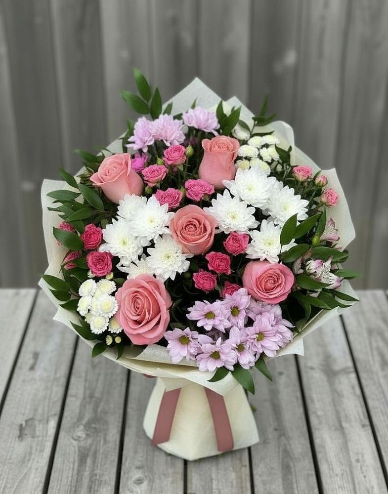 Букет цветов из: Альстромерии, Гвоздики, Розы и Хризантемы в Выселках