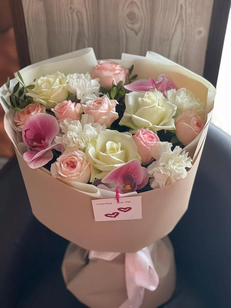 Букет цветов из: Орхидеи, Розы и Гвоздики в Выселках