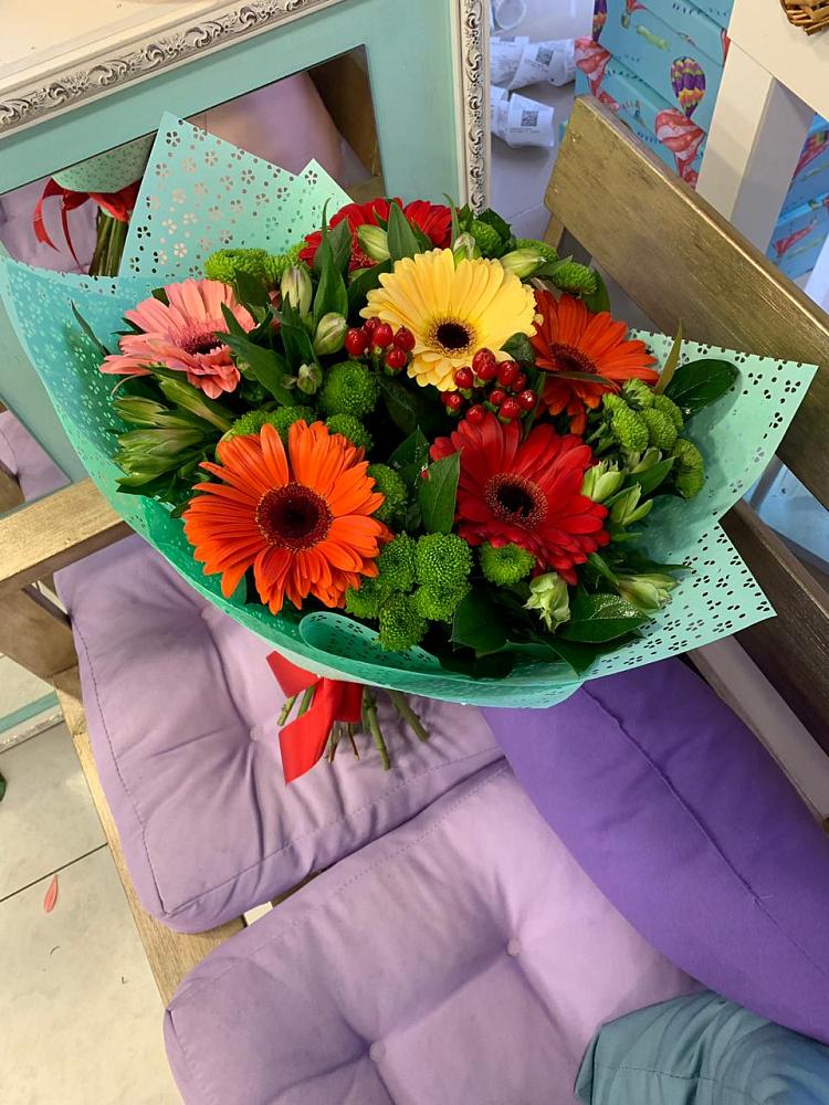 Букет цветов из: Герберы, Хризантемы и Альстромерии в Выселках