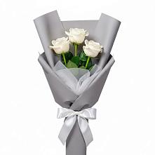 Букет 3 белые розы в Выселках