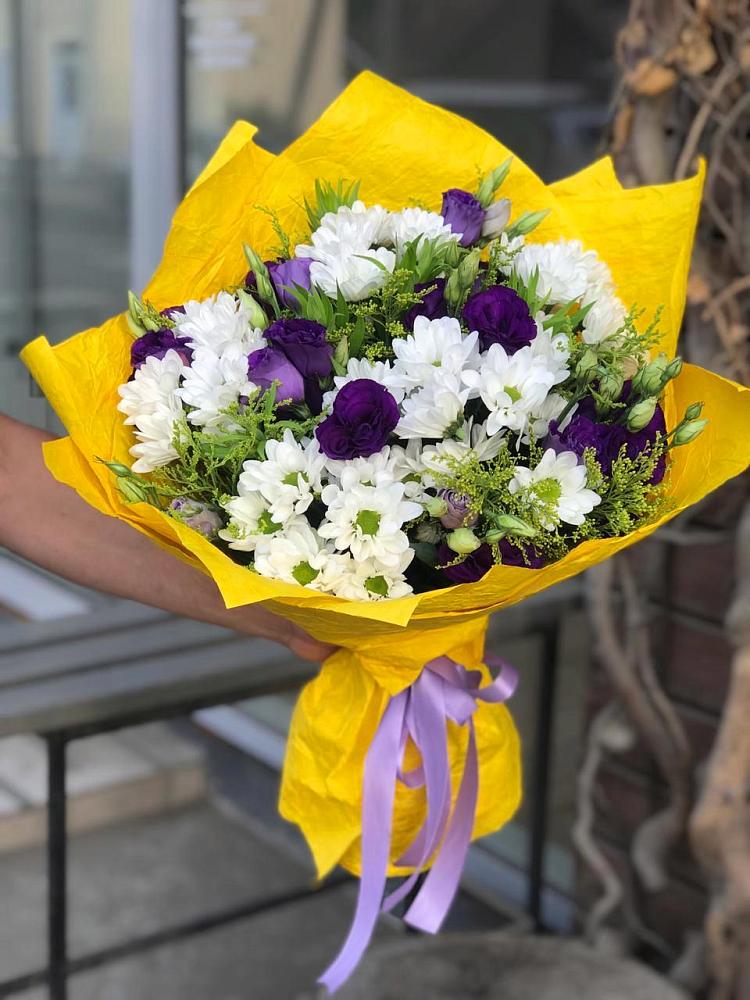 Букет цветов из: Ирисы, Хризантемы и Ромашки в Выселках