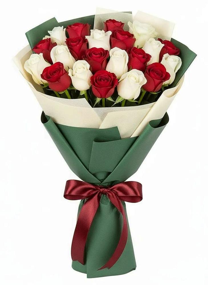 Букет Микс из красных и белых роз в Выселках