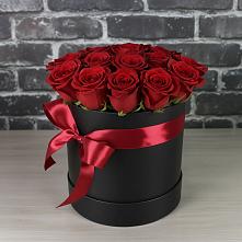 Цветочная композиция из Розы в шляпной коробке в Выселках