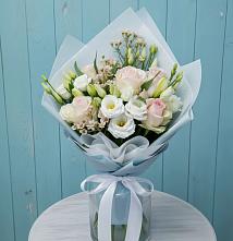 Букет цветов из:  Розы и Лизиантусы в Выселках