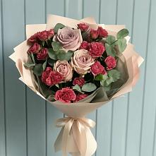 Букет цветов из:  Гвоздики и Розы в Выселках