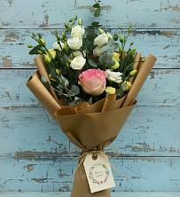 Букет цветов из:  Розы и Лизиантусы в Выселках
