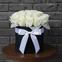 Цветочная композиция из Розы в шляпной коробке #REPLACE_PRED# Выселках